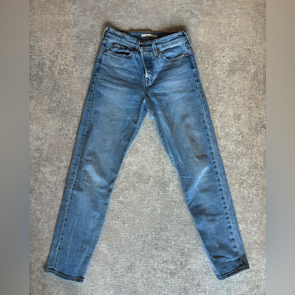 Levi’s Jeans: Wedgie Icon Fit in “Bright Side”, W25
